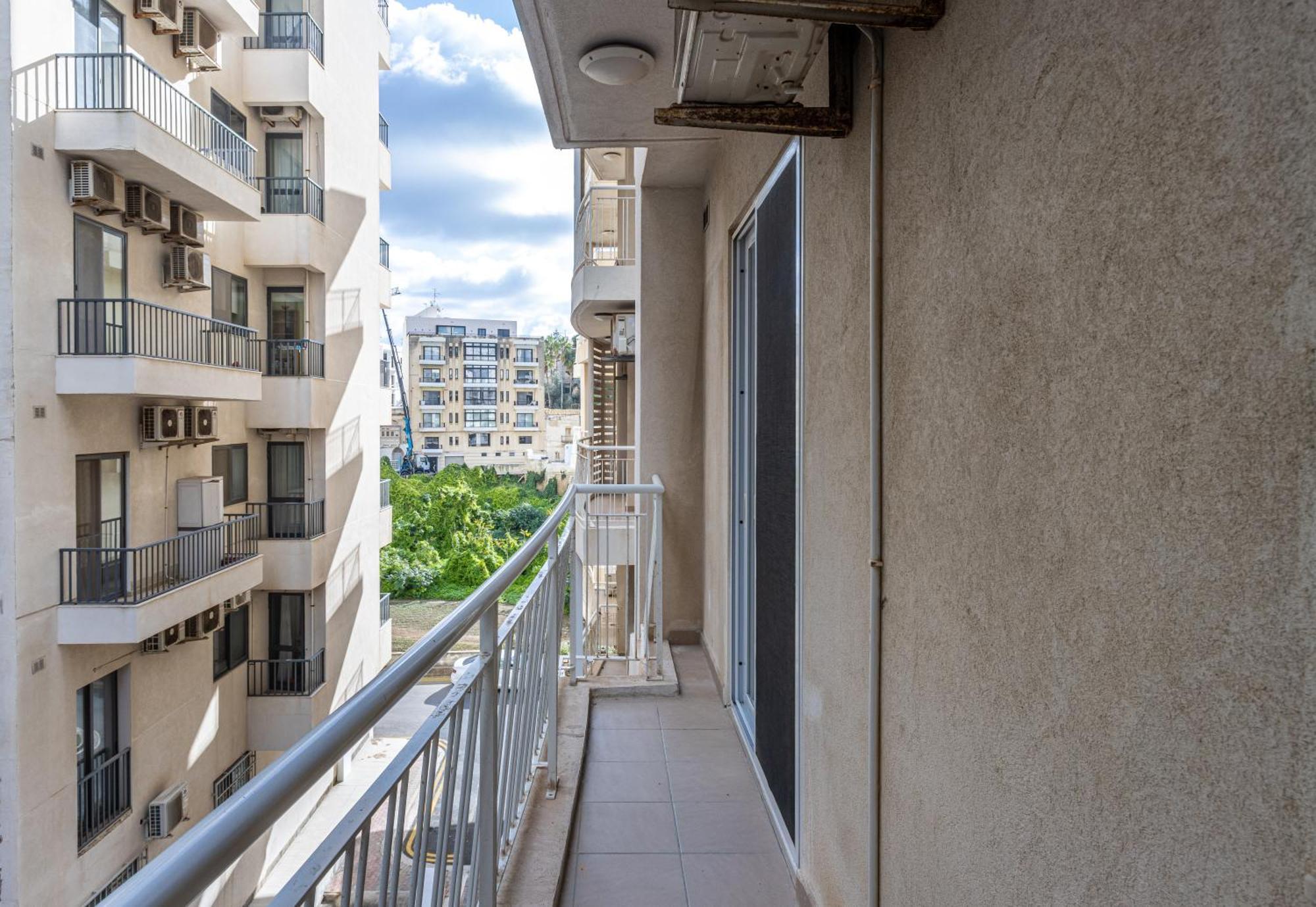 St Julians - Balluta 2 bedroom apartment Saint Julian's Bagian luar foto