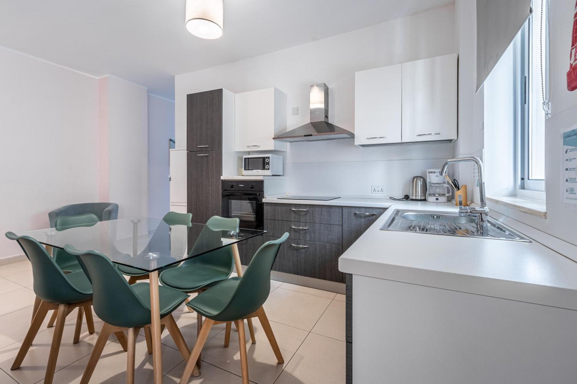 St Julians - Balluta 2 bedroom apartment Saint Julian's Bagian luar foto