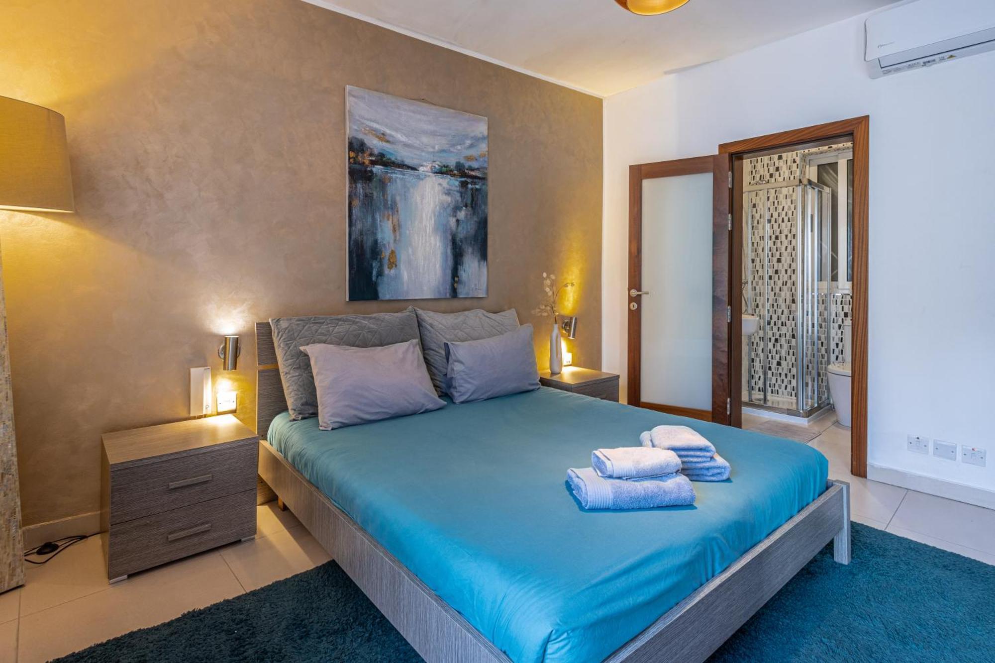 St Julians - Balluta 2 bedroom apartment Saint Julian's Bagian luar foto