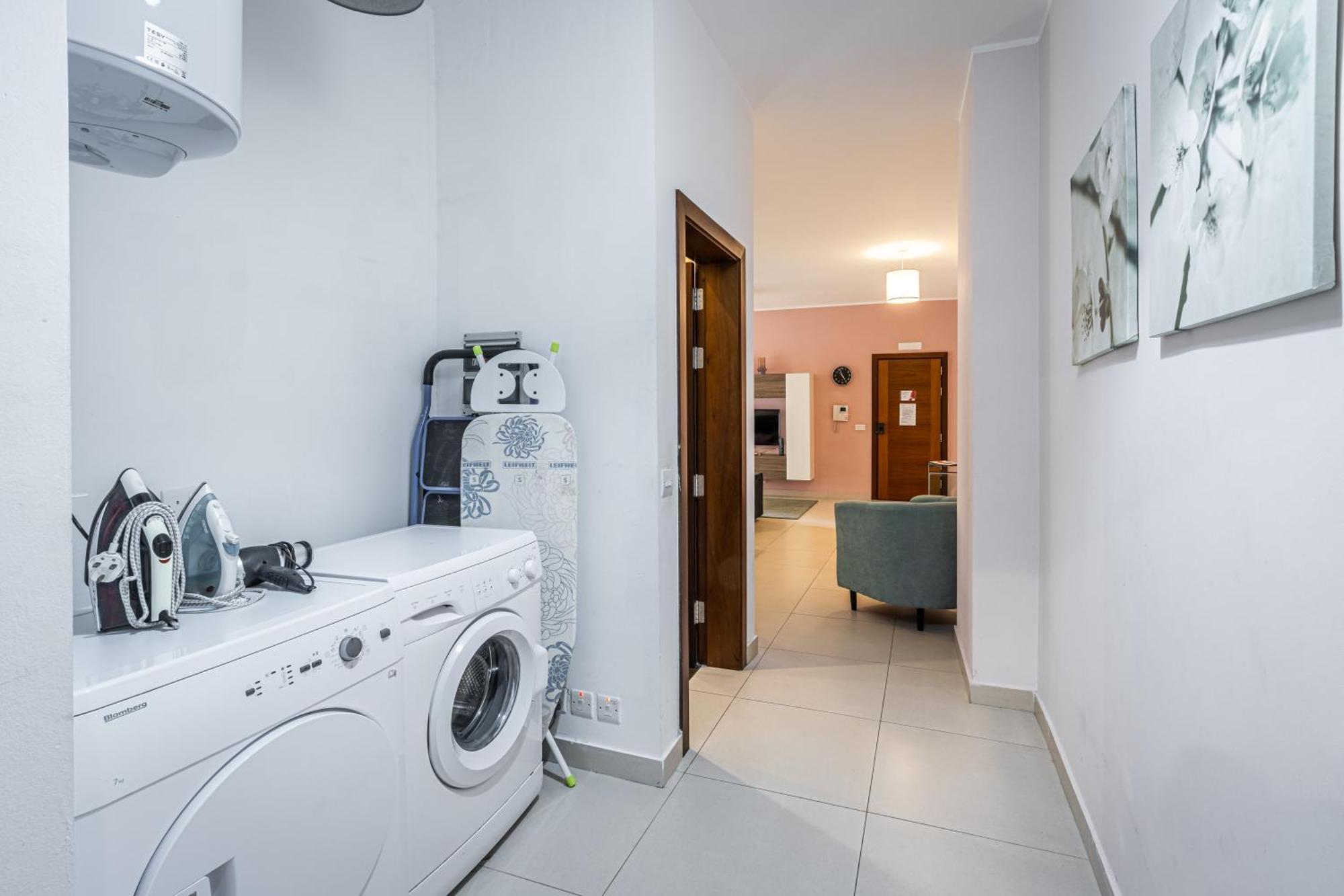 St Julians - Balluta 2 bedroom apartment Saint Julian's Bagian luar foto